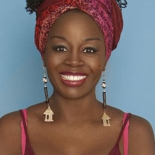 Akosua Busia