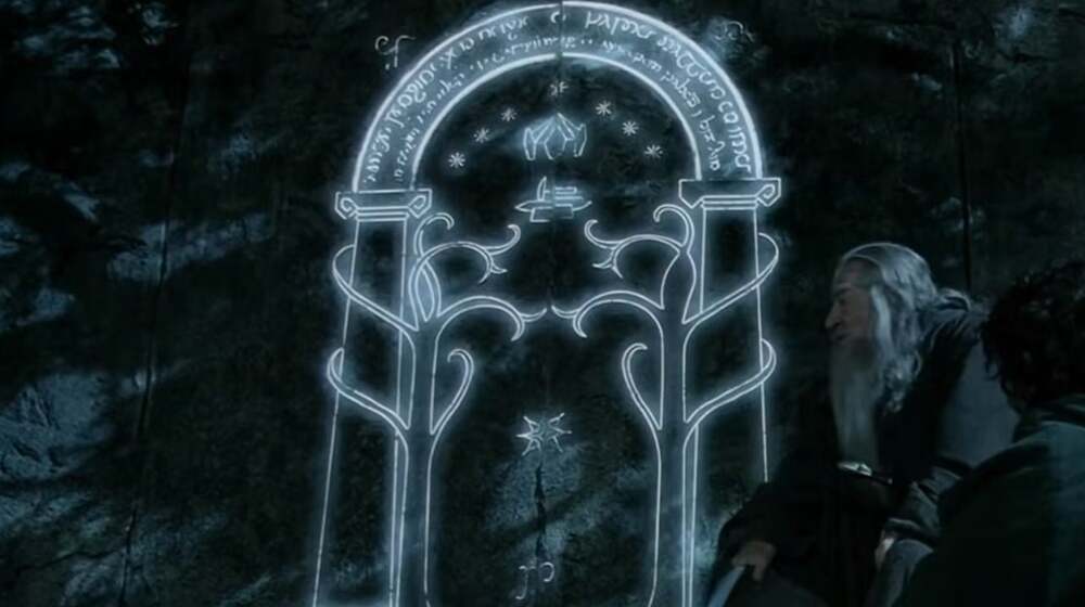 JRR Tolkien vivi&oacute; al lado de esta iglesia toda la vida. Es imposible no ver las puertas de Durin si pasas por delante