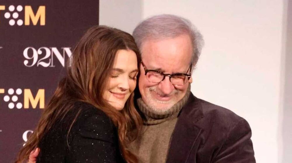 As&iacute; cambia Steven Spielberg su forma de dirigir cuando trabaja con ni&ntilde;os: "Tienes que elegir entre la mano de tu madre o tu avi&oacute;n"