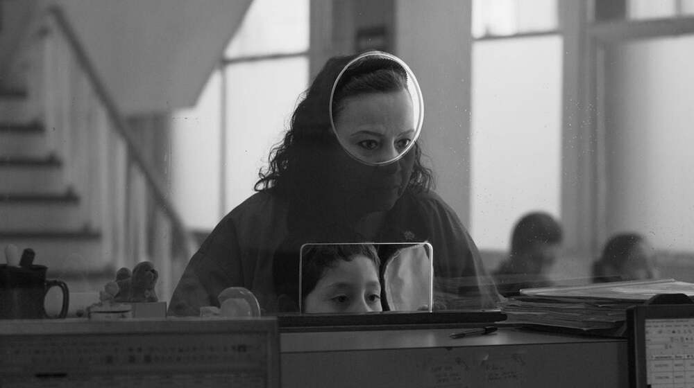 "Una delicada y precisa f&aacute;bula sobre el descubrimiento del dolor": se estrena en cines 'Moscas', alabada por la cr&iacute;tica