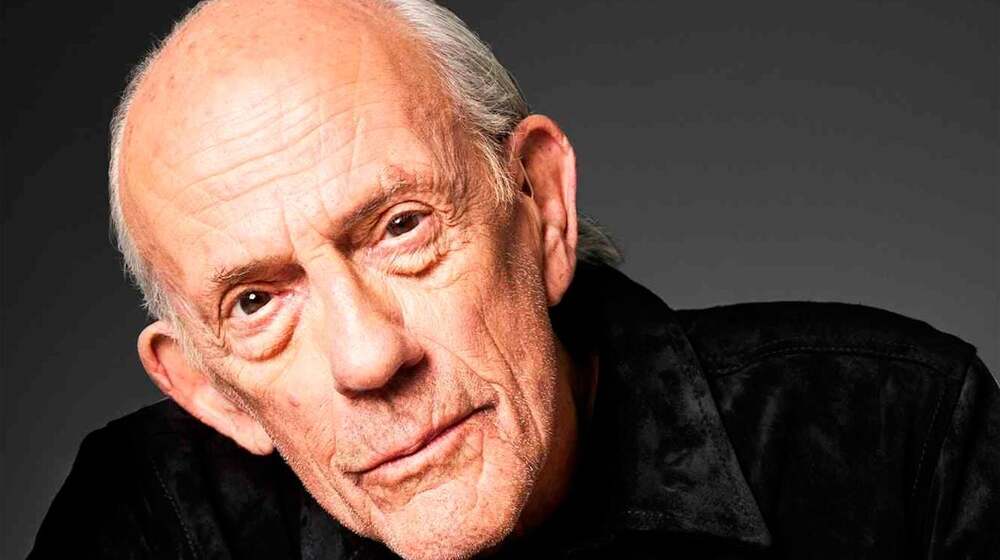Christopher Lloyd cumple 88 a&ntilde;os: "Hicieron falta dos pel&iacute;culas m&aacute;s de 'Regreso al futuro' para que Michael [J. Fox] y yo lleg&aacute;ramos a conocernos de verdad y entabl&aacute;ramos una amistad"