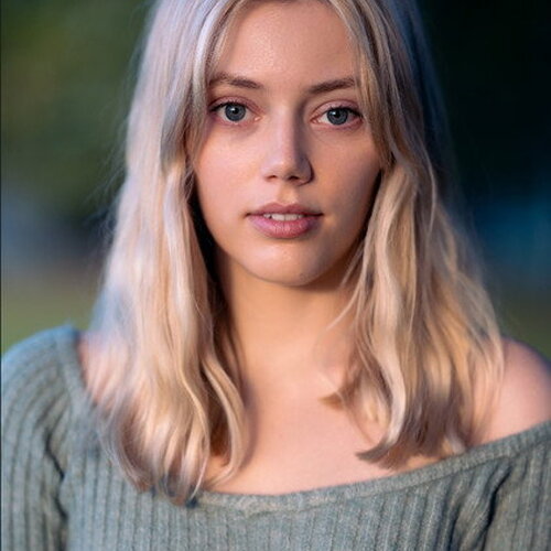 Grace Van Dien