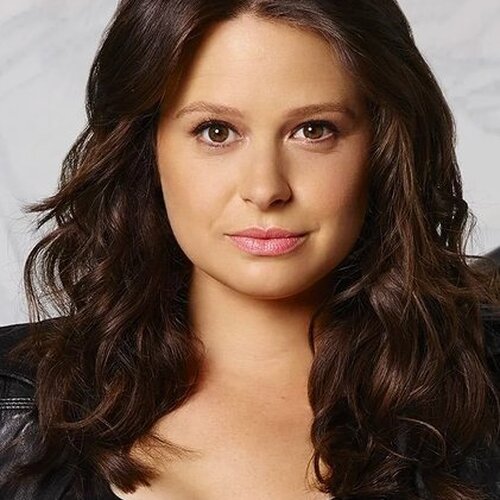 Katie Lowes