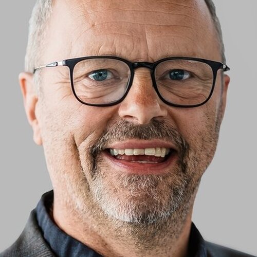 Robert Llewellyn
