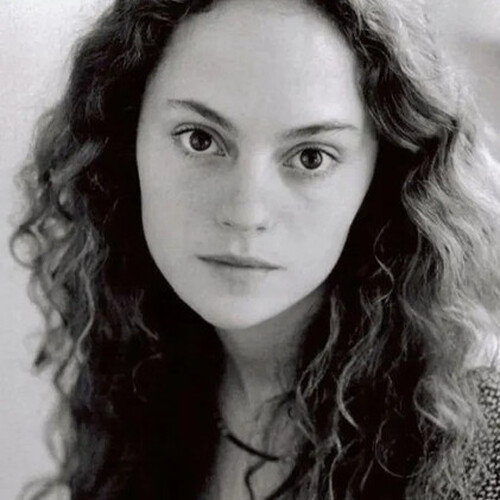 Angela Bettis