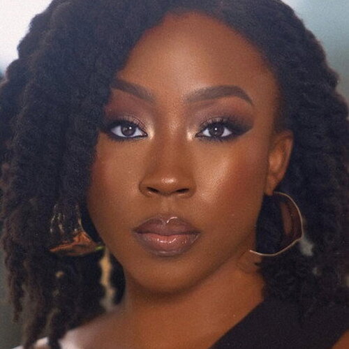 Beverly Naya