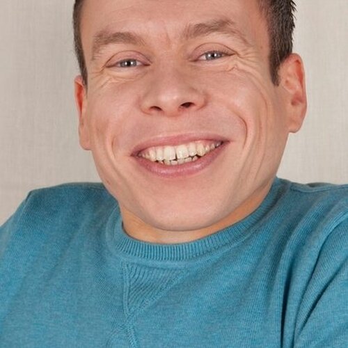 Warwick Davis