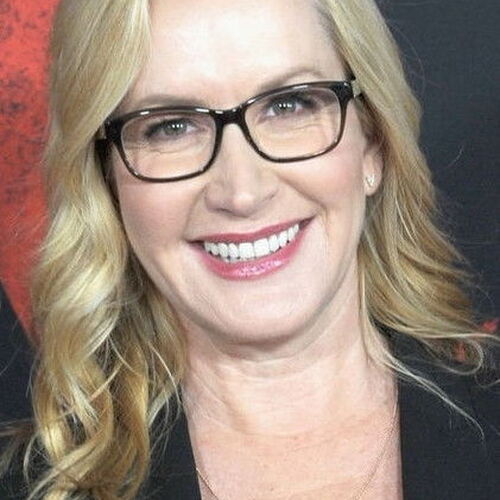 Angela Kinsey