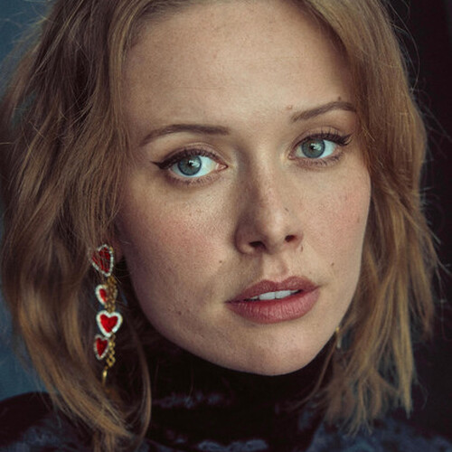 Amelia Eve